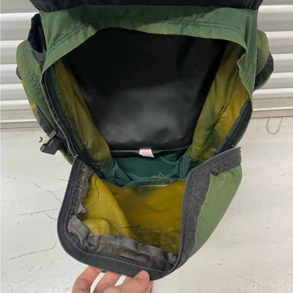 black and blue north face backpack The Mule Stamina AllNew Volume:55L Side bungee cords allow Batman - Brandclub -